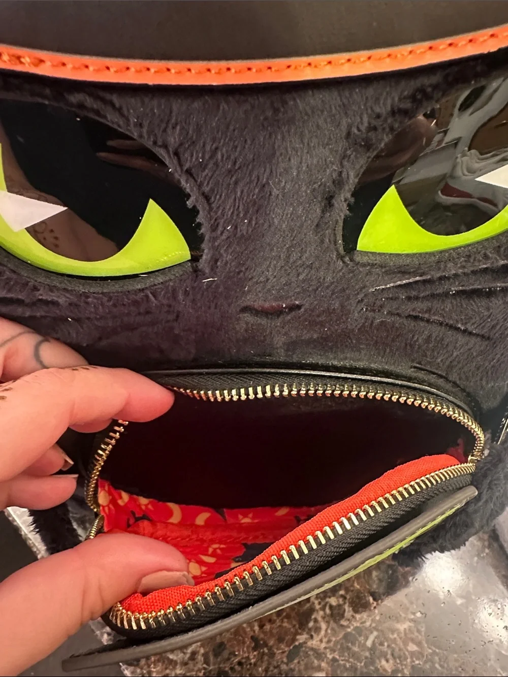 Disney Hocus Pocus Loungefly Glow-in-the-Dark Black Cat Backpack